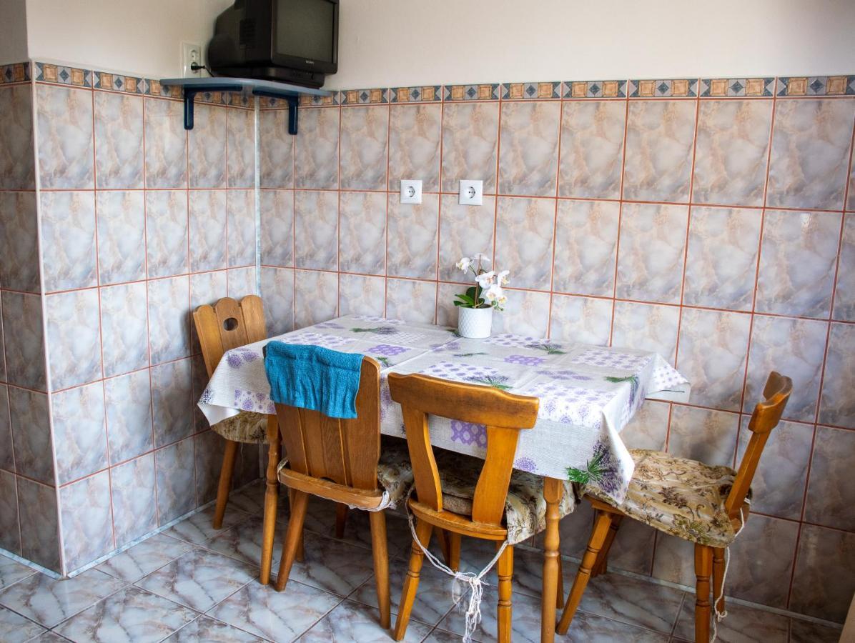 Family-Friendly Apartment Oradea Eksteriør bilde