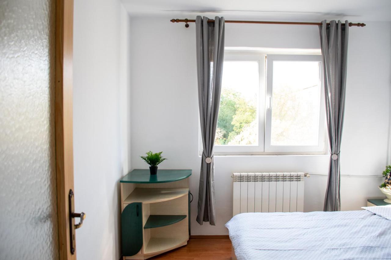 Family-Friendly Apartment Oradea Eksteriør bilde