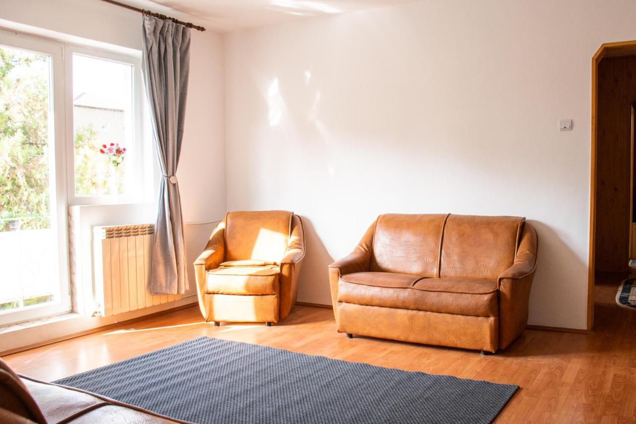 Family-Friendly Apartment Oradea Eksteriør bilde