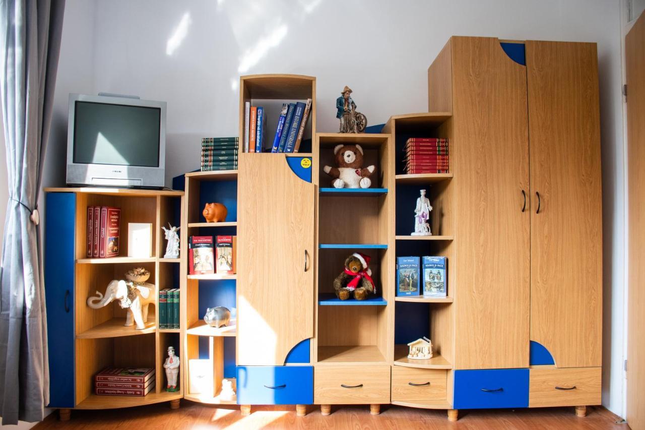 Family-Friendly Apartment Oradea Eksteriør bilde