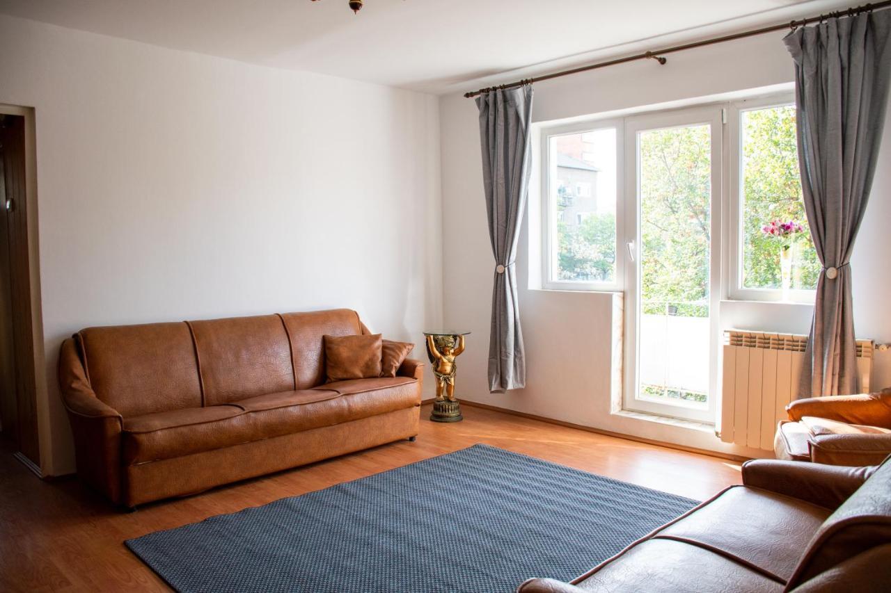 Family-Friendly Apartment Oradea Eksteriør bilde