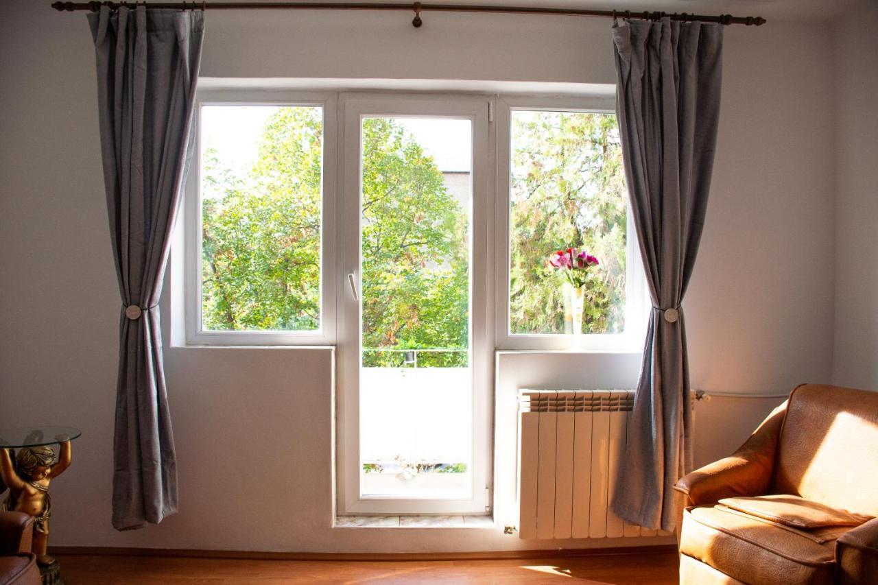 Family-Friendly Apartment Oradea Eksteriør bilde